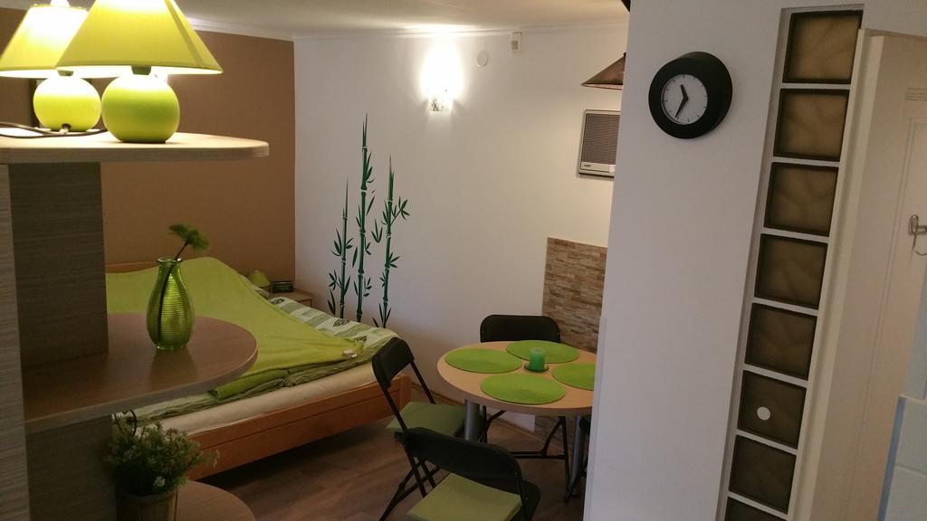 Apartment Patricia With Garden Budapest Ruang foto