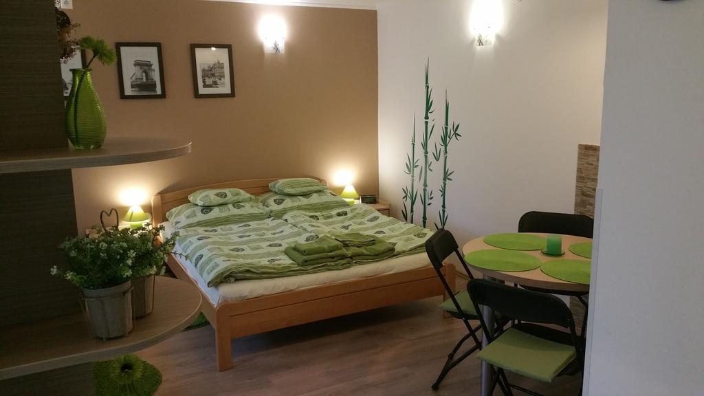 Apartment Patricia With Garden Budapest Ruang foto