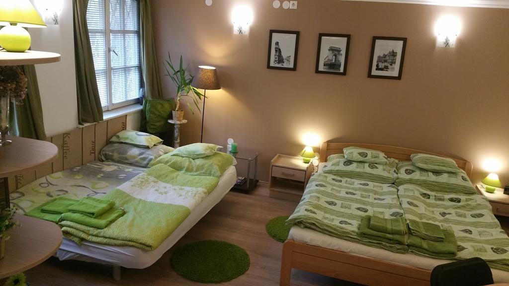 Apartment Patricia With Garden Budapest Ruang foto