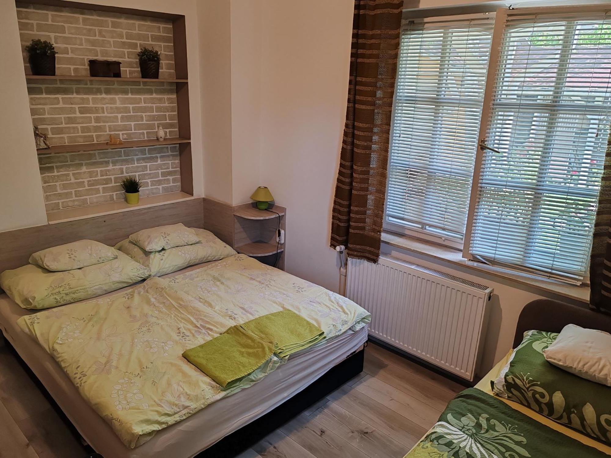 Apartment Patricia With Garden Budapest Bagian luar foto