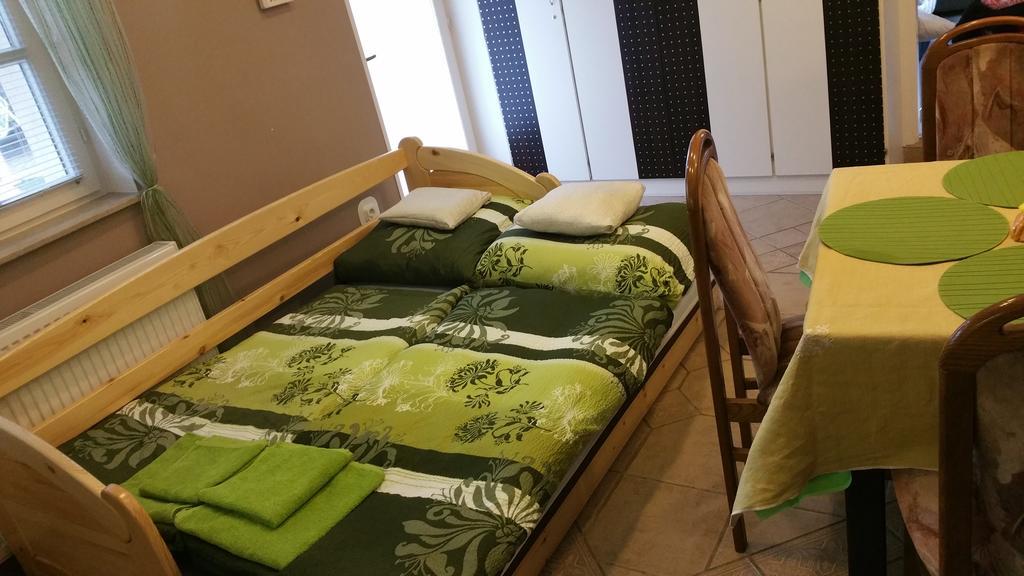 Apartment Patricia With Garden Budapest Ruang foto