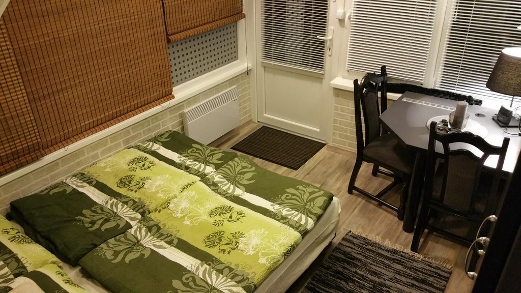Apartment Patricia With Garden Budapest Ruang foto