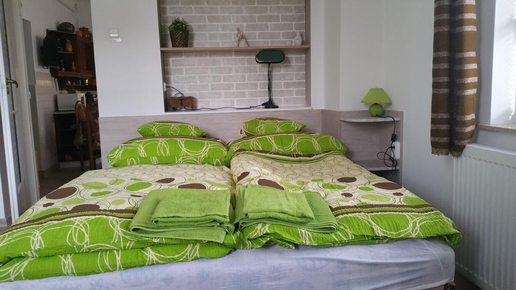 Apartment Patricia With Garden Budapest Ruang foto