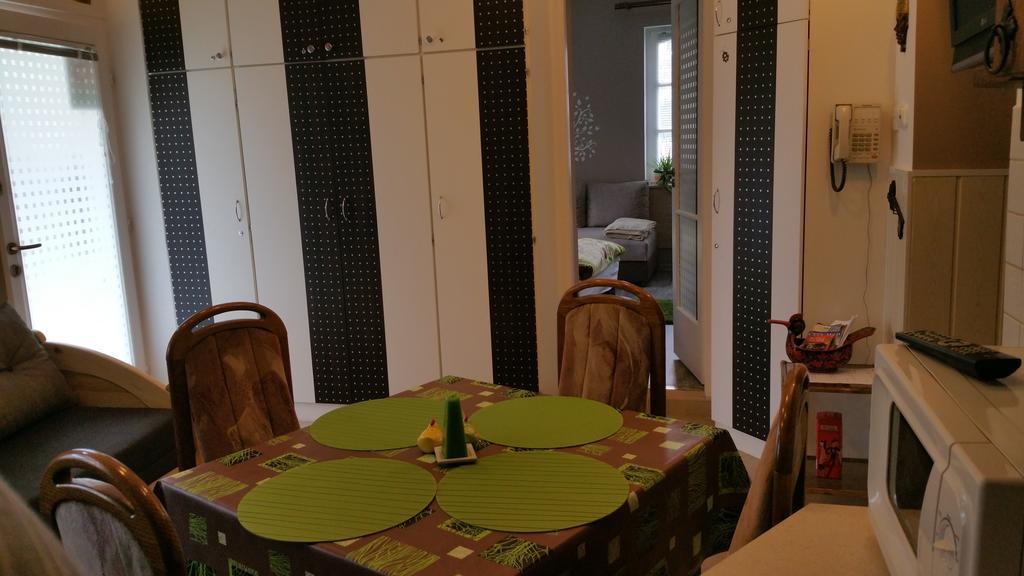 Apartment Patricia With Garden Budapest Ruang foto