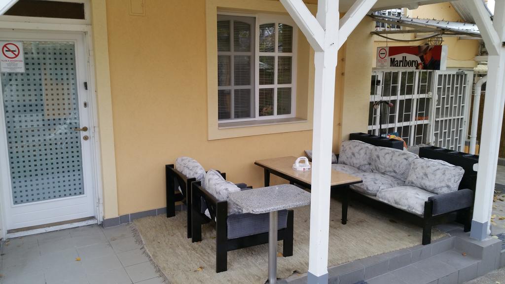 Apartment Patricia With Garden Budapest Bagian luar foto