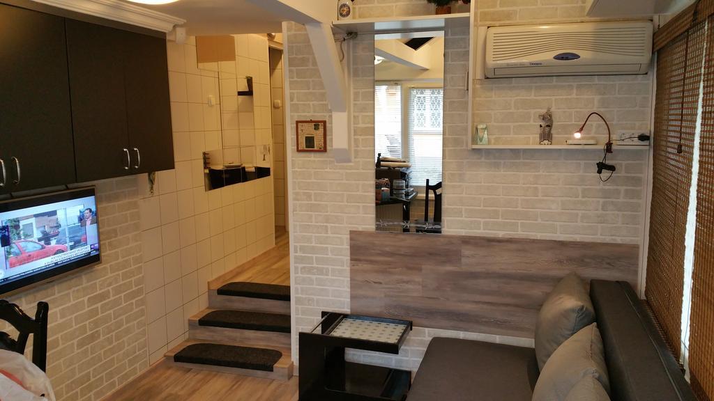 Apartment Patricia With Garden Budapest Bagian luar foto